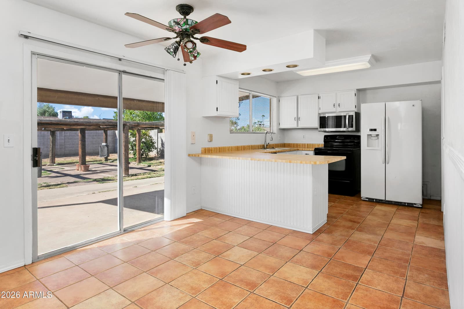 841 E Paradise Lane, Phoenix, AZ 85022 — photo 12 of 36