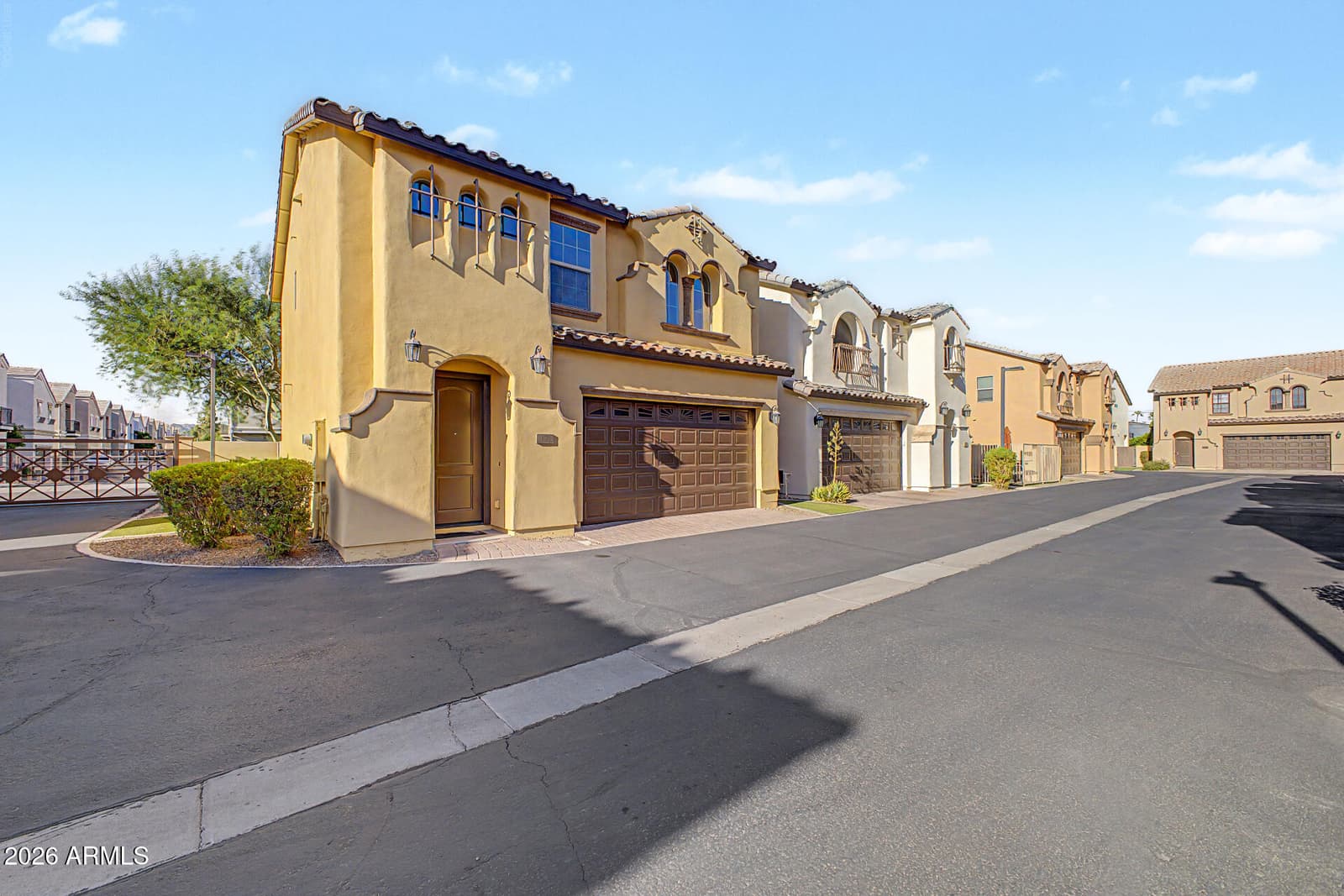 3345 E Pinchot Avenue 12, Phoenix, AZ 85018 — photo 2 of 31
