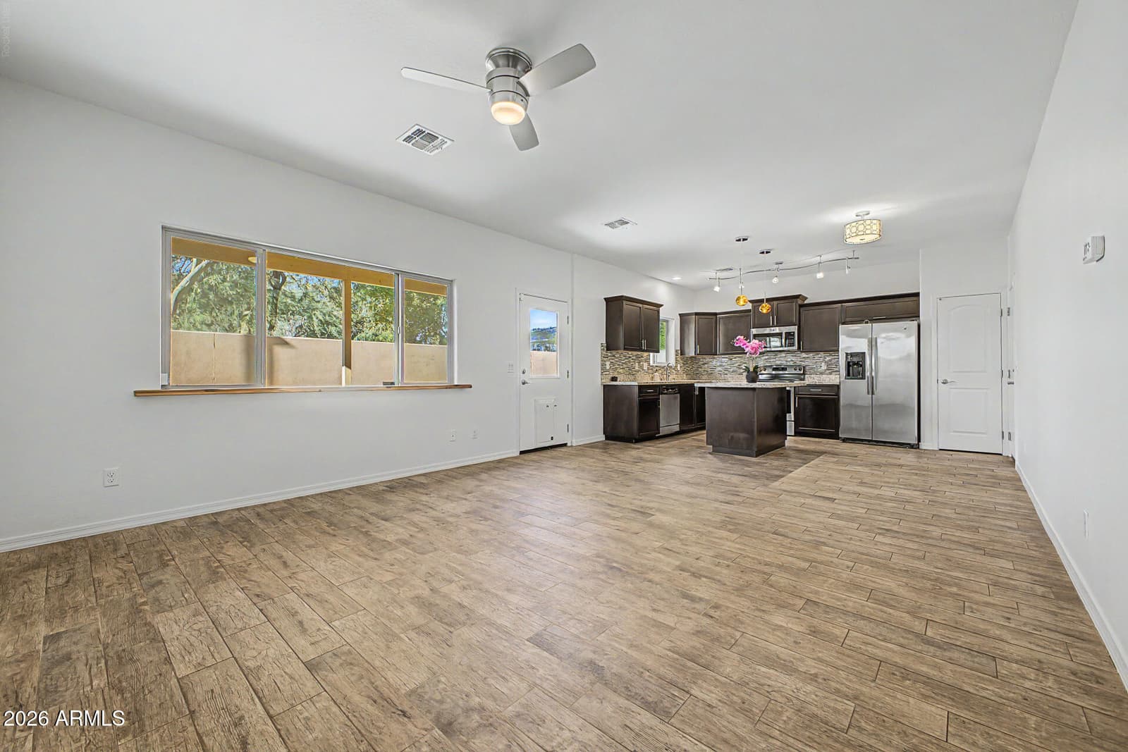 3345 E Pinchot Avenue 12, Phoenix, AZ 85018 — photo 4 of 31