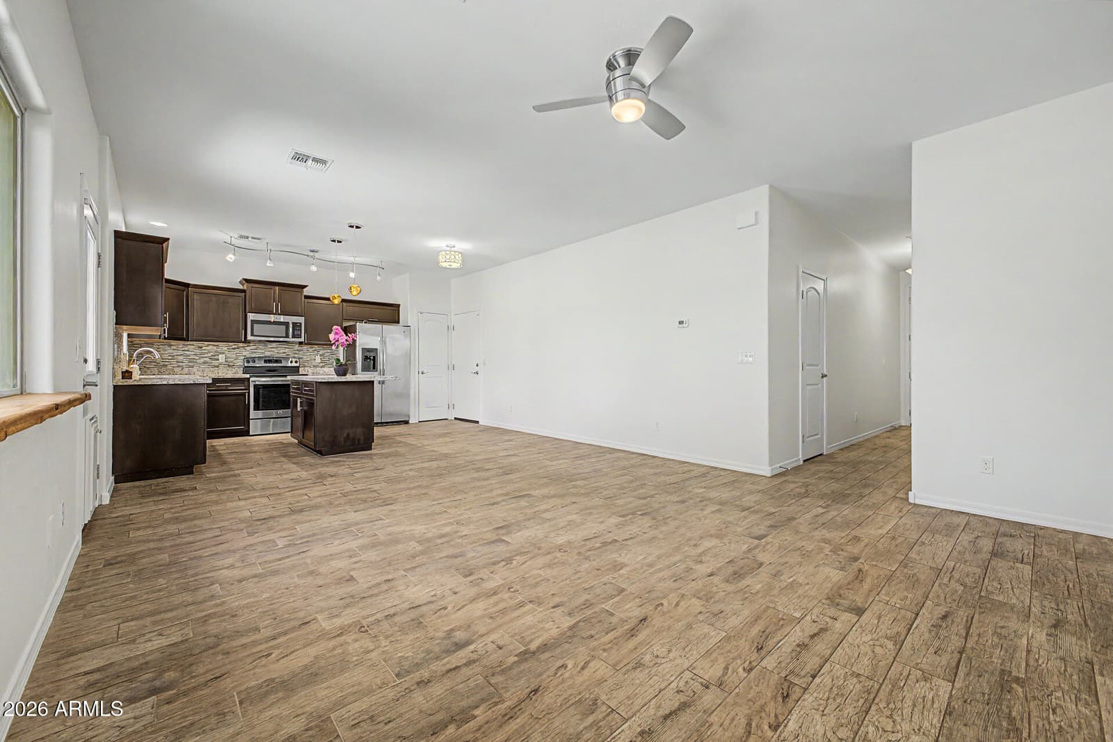 3345 E Pinchot Avenue 12, Phoenix, AZ 85018 — photo 5 of 31