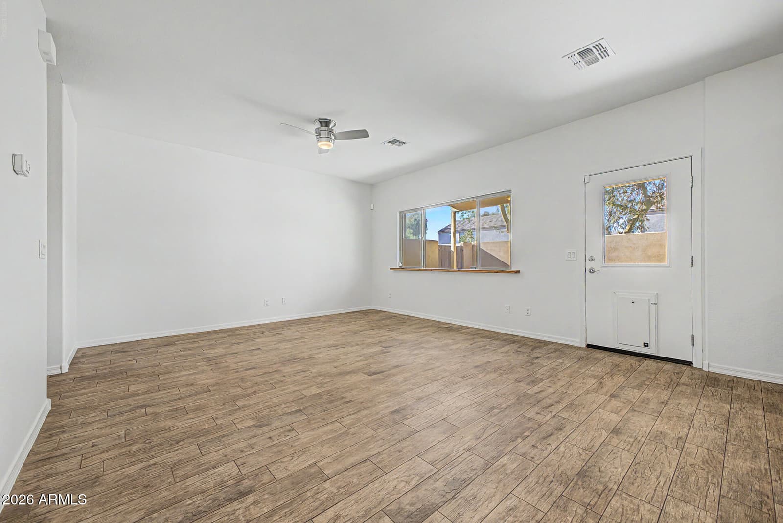 3345 E Pinchot Avenue 12, Phoenix, AZ 85018 — photo 8 of 31