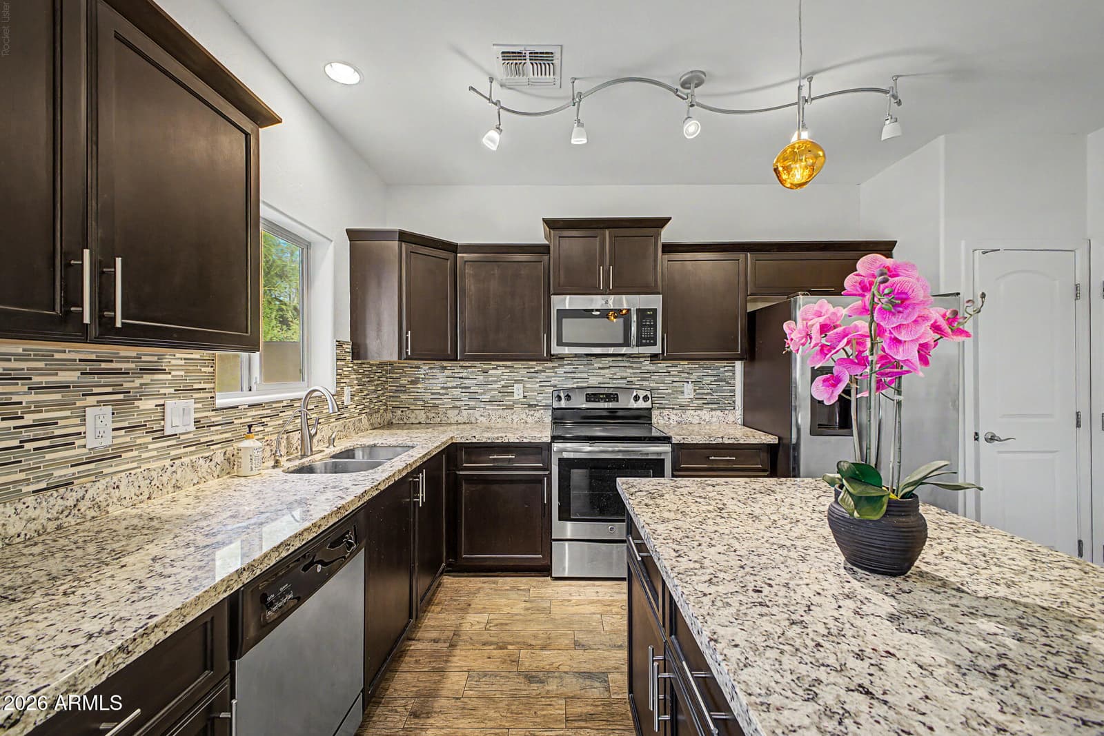 3345 E Pinchot Avenue 12, Phoenix, AZ 85018 — photo 11 of 31