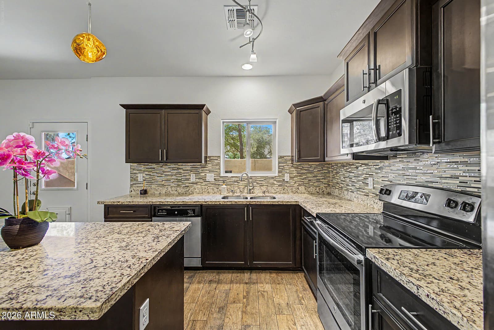 3345 E Pinchot Avenue 12, Phoenix, AZ 85018 — photo 12 of 31