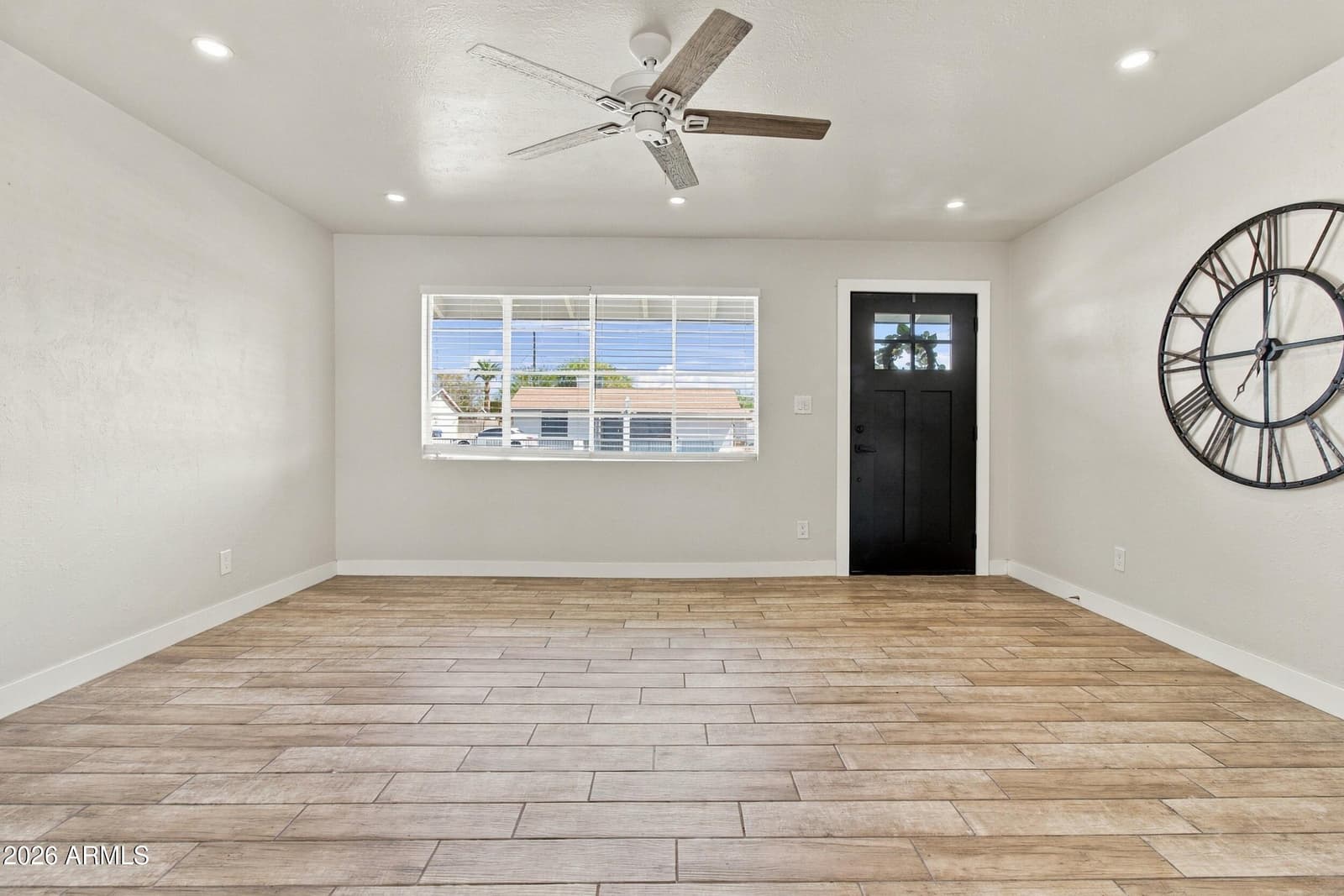 3112 N 37th Avenue, Phoenix, AZ 85019 — photo 17 of 33