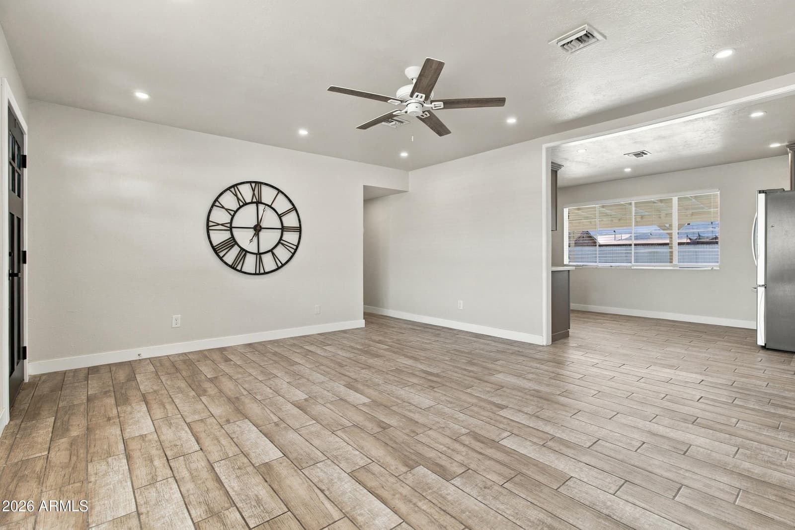 3112 N 37th Avenue, Phoenix, AZ 85019 — photo 18 of 33