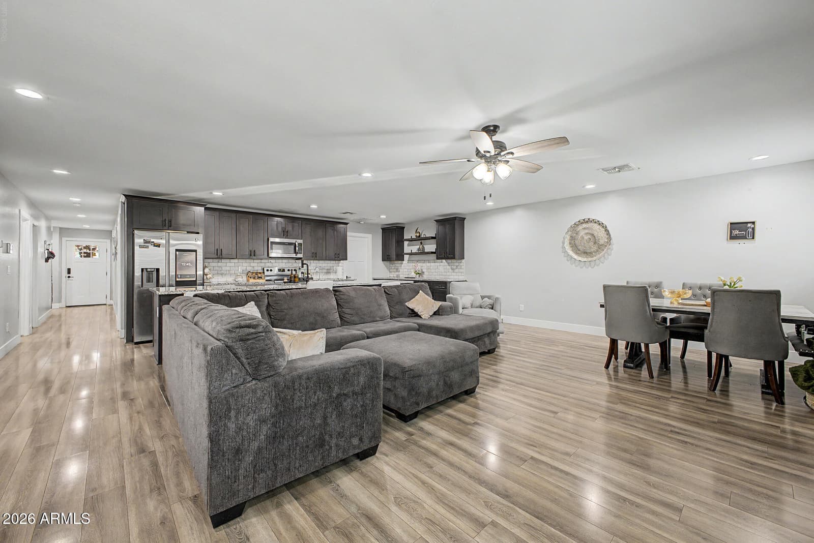 4924 S 23rd Avenue, Phoenix, AZ 85041 — photo 4 of 28