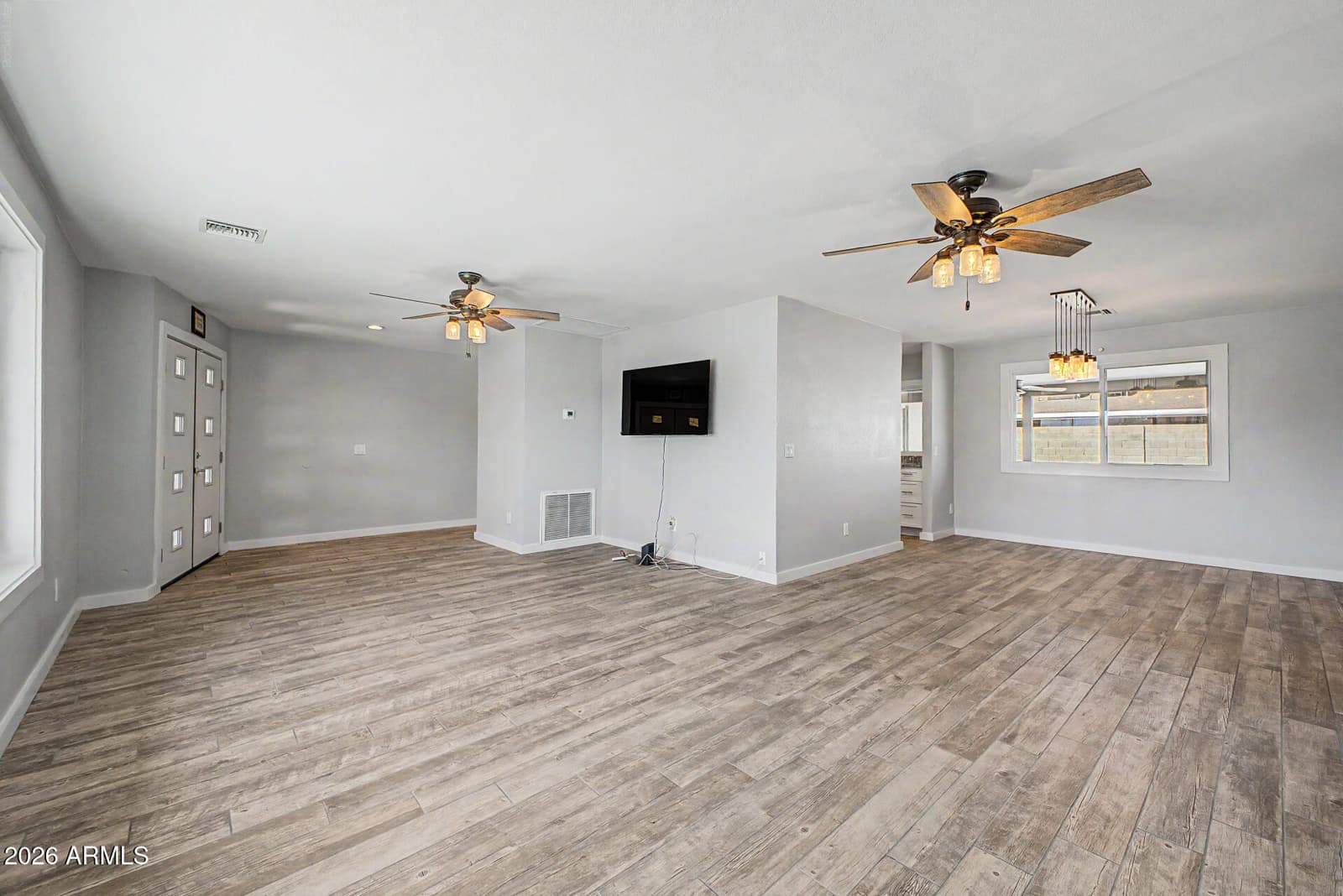 4716 W Royal Palm Road, Glendale, AZ 85302 — photo 5 of 39