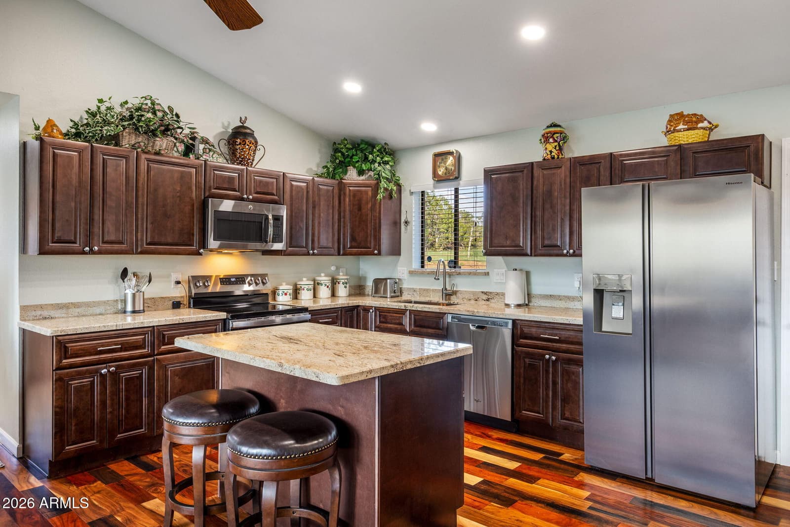 3339 Navajo Drive, Overgaard, AZ 85933 — photo 11 of 35