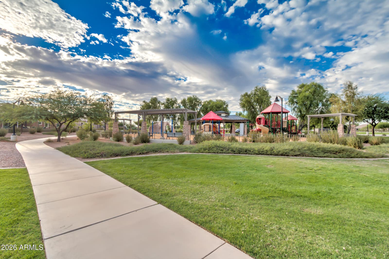 957 E Rojo Way, Gilbert, AZ 85297 — photo 51 of 91