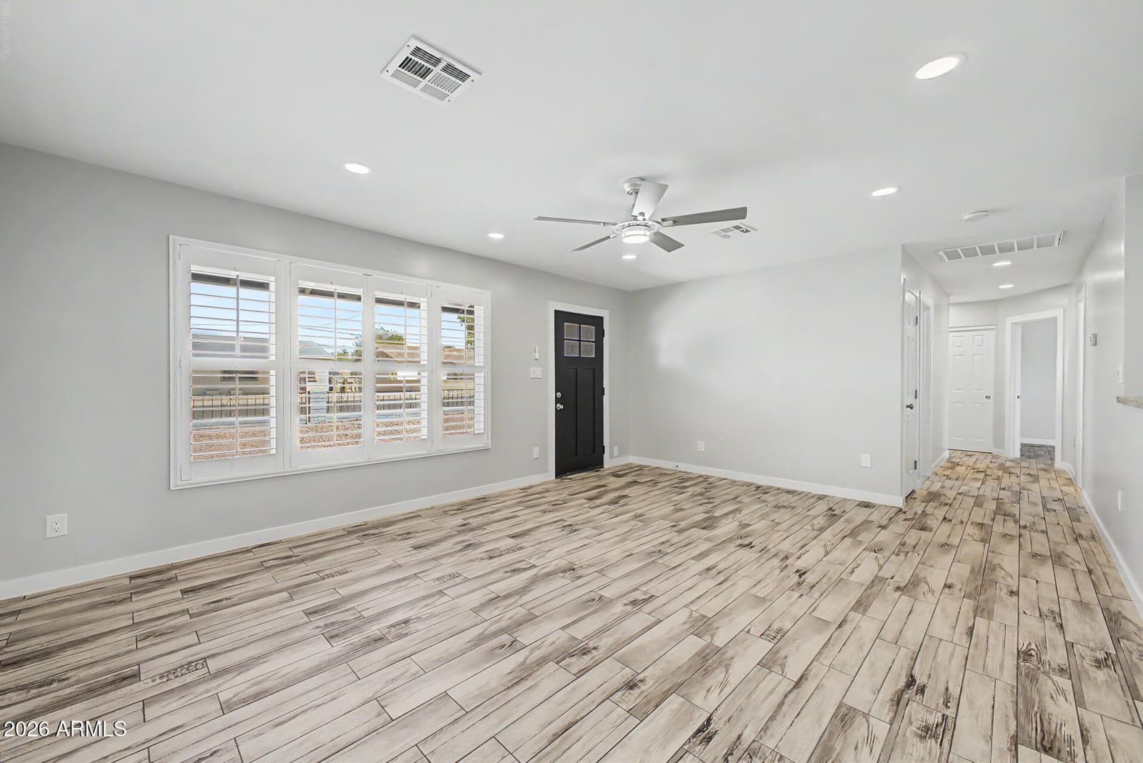 4937 W Sierra Vista Drive, Glendale, AZ 85301 — photo 8 of 34