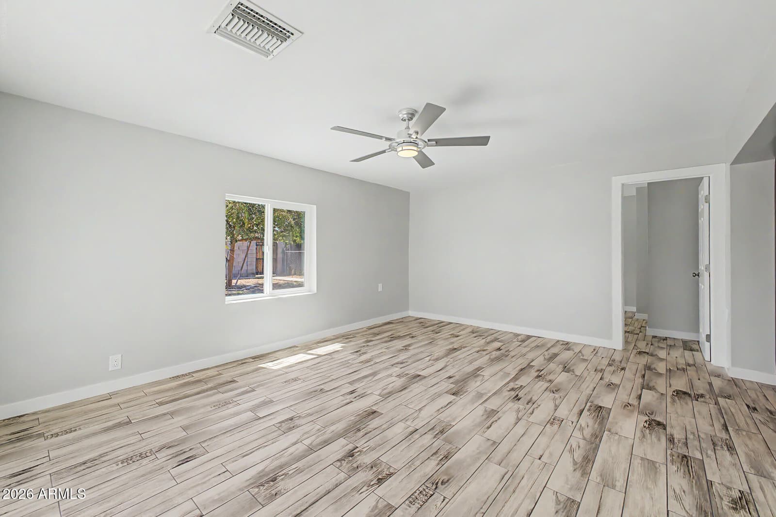 4937 W Sierra Vista Drive, Glendale, AZ 85301 — photo 10 of 34