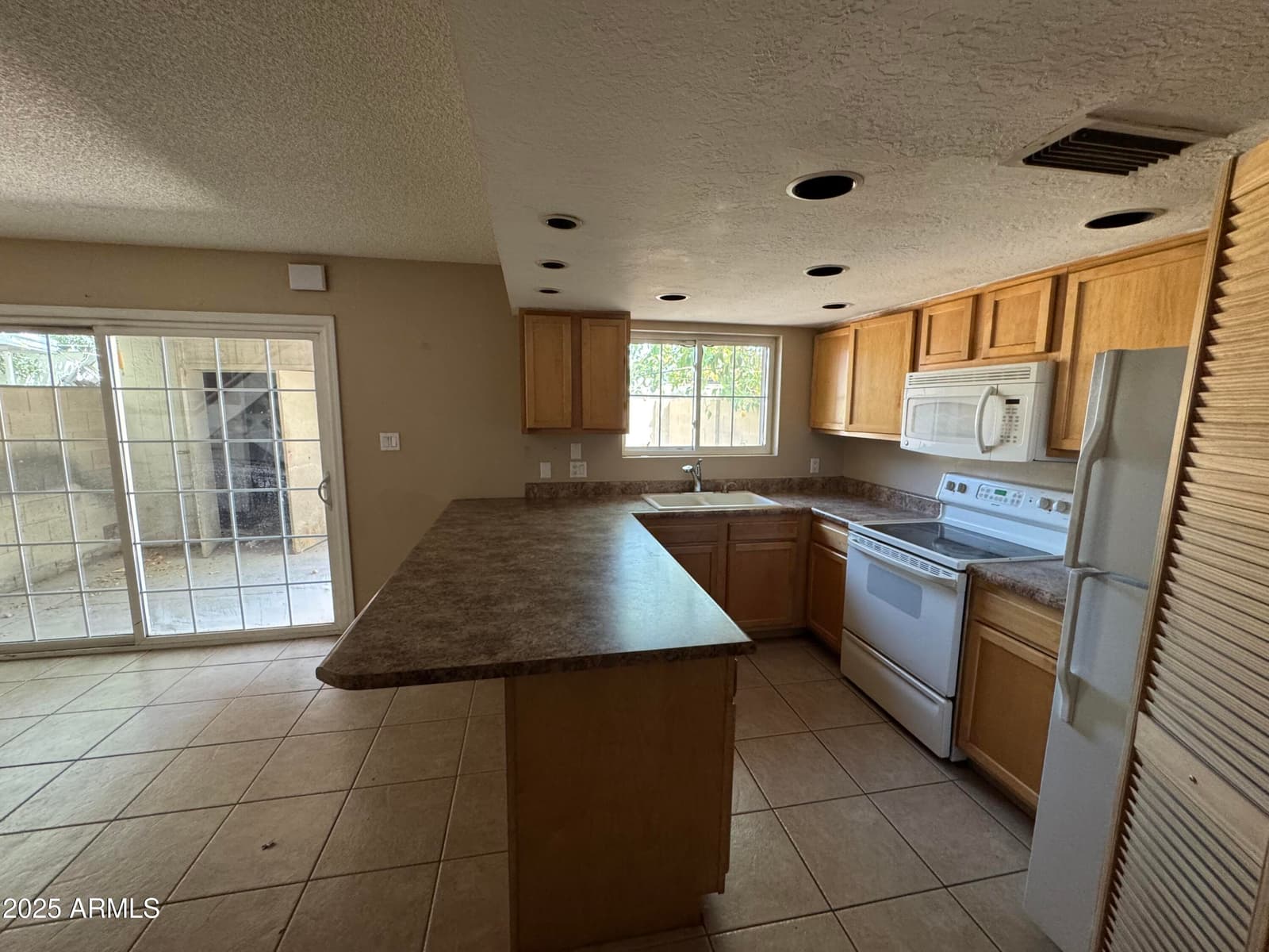 532 E 4th Place, Mesa, AZ 85203 — photo 6 of 23