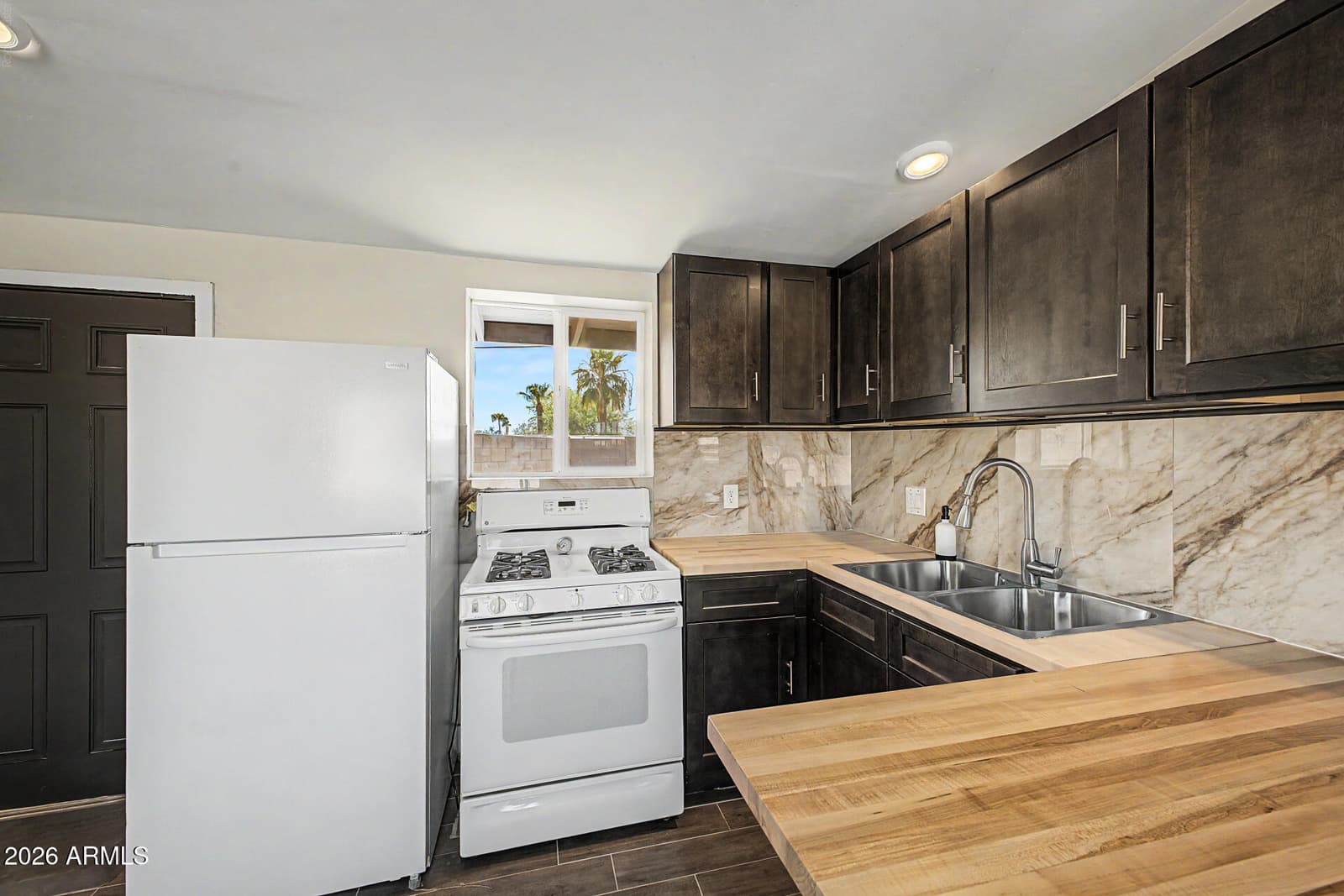 1535 E Christy Drive, Phoenix, AZ 85020 — photo 10 of 20