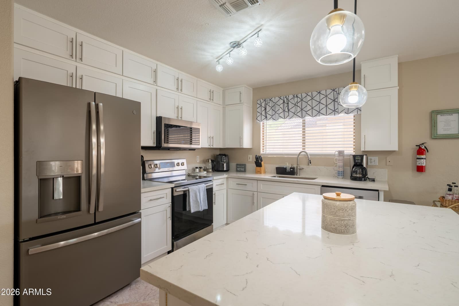9014 S 10th Street, Phoenix, AZ 85042 — photo 9 of 36