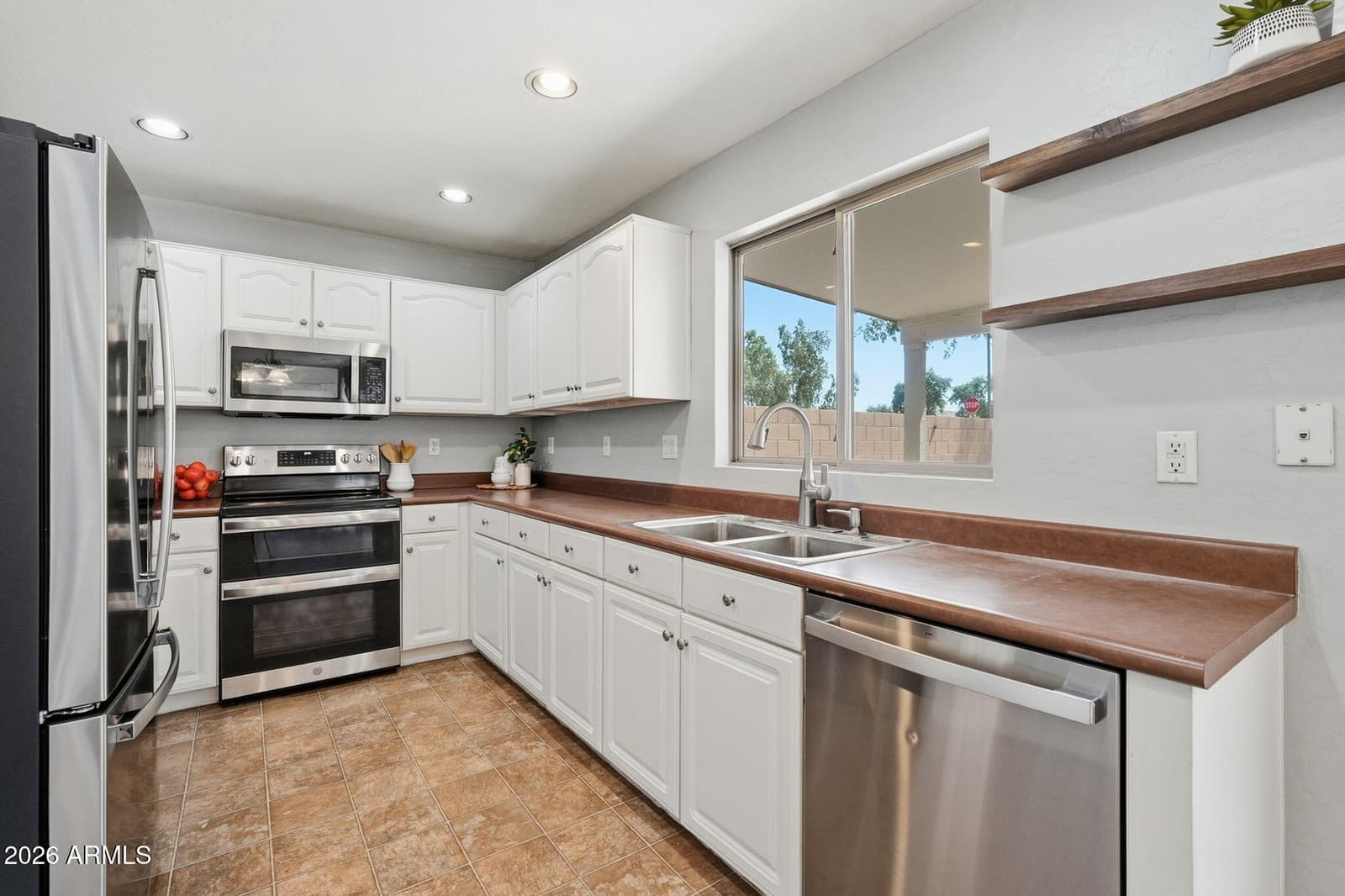 2557 W Wrangler Way, San Tan Valley, AZ 85144 — photo 10 of 35