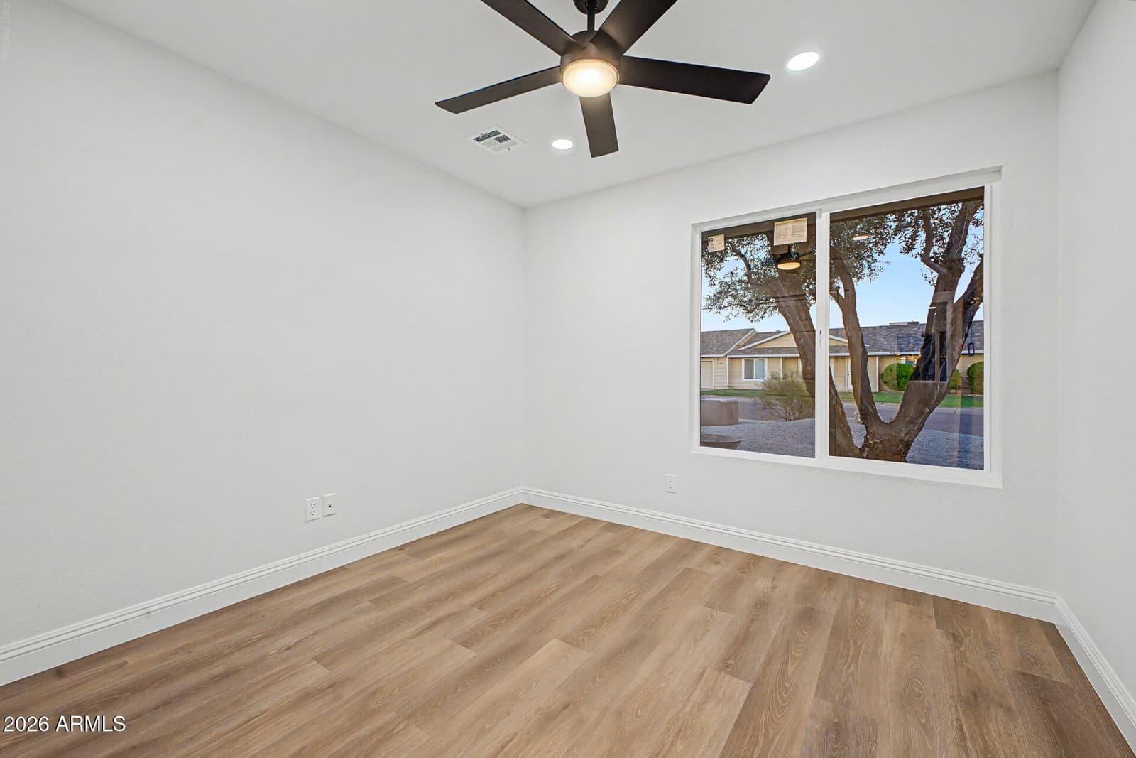 20450 N 14th Lane, Phoenix, AZ 85027 — photo 17 of 33