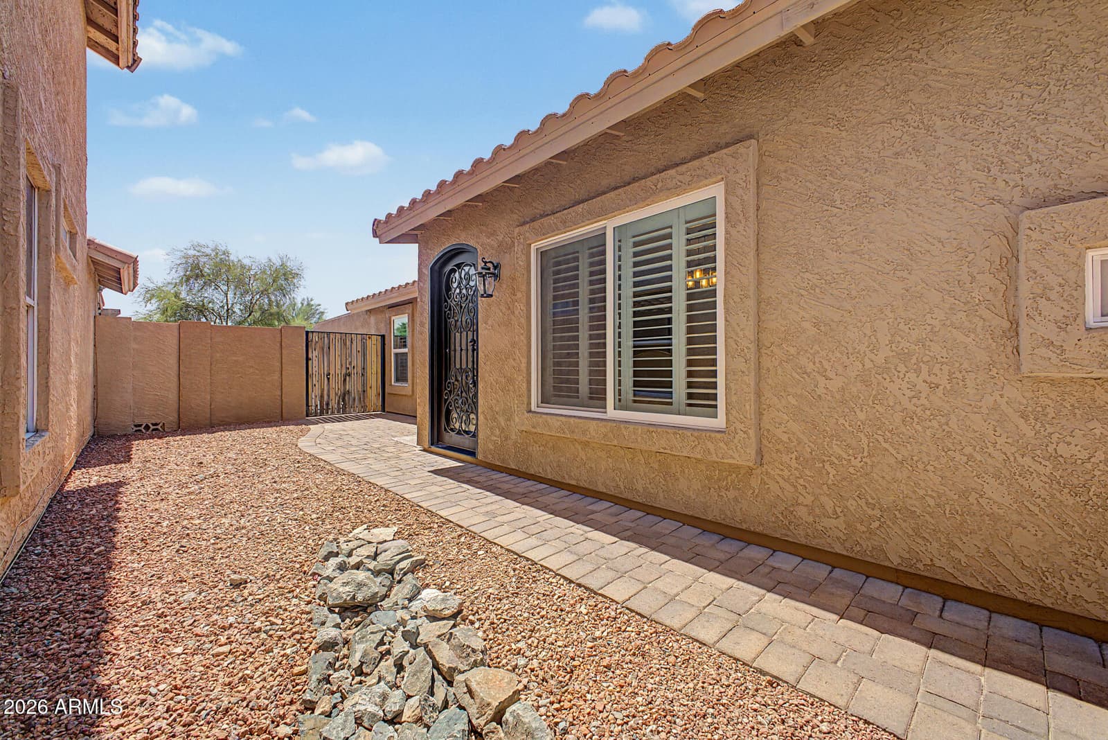 2919 E Woodland Drive, Phoenix, AZ 85048 — photo 4 of 36