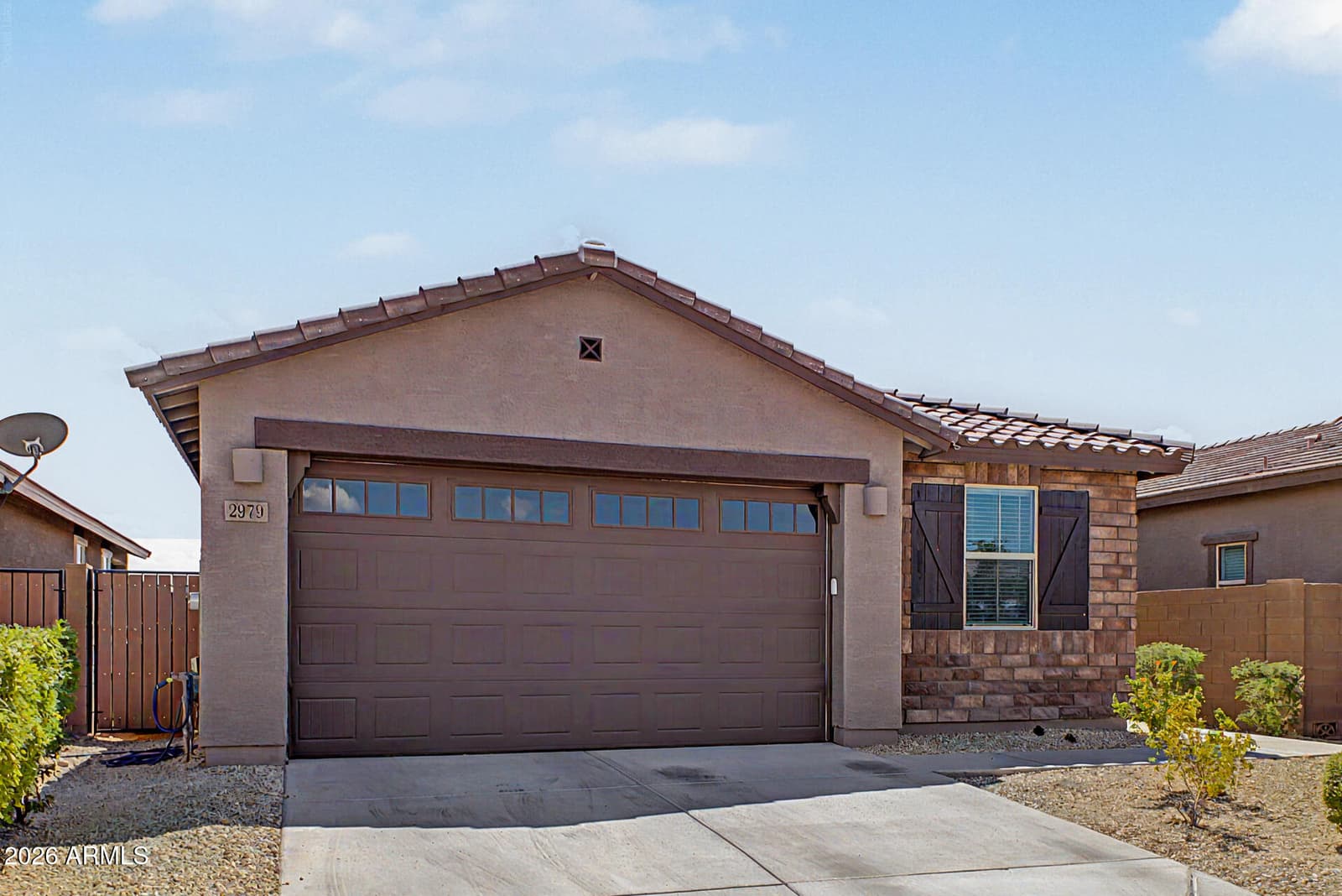 2979 E Yuma Avenue, Apache Junction, AZ 85119 — photo 4 of 36
