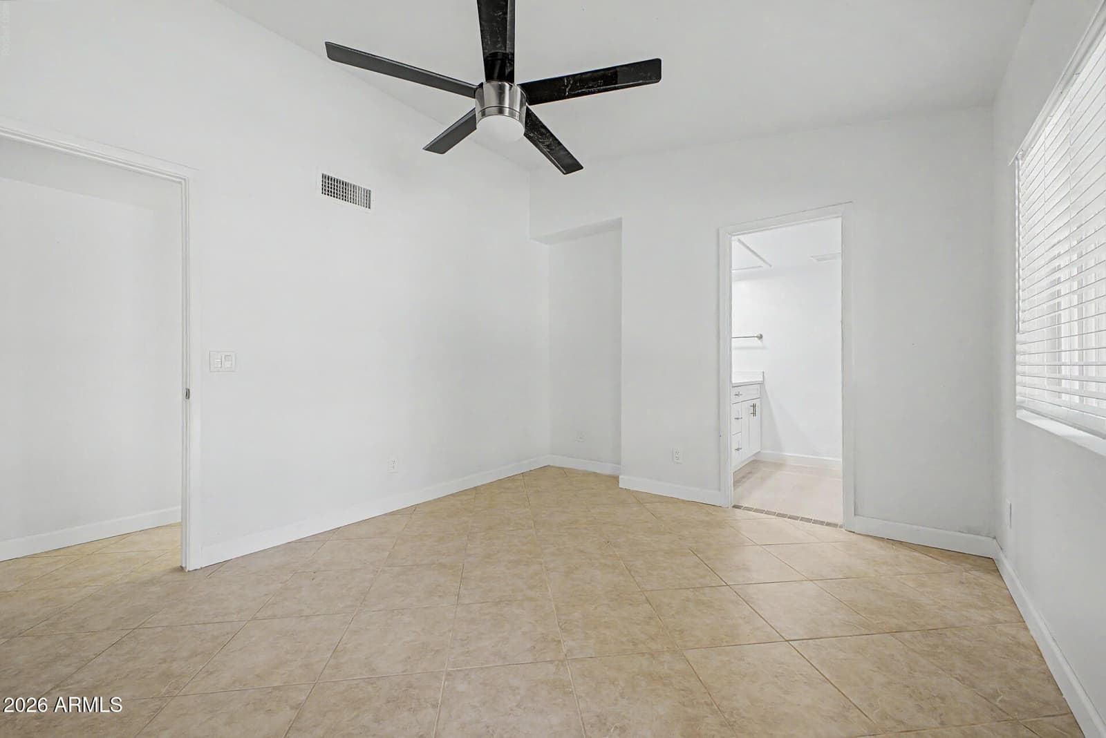18431 N 3rd Avenue, Phoenix, AZ 85023 — photo 12 of 28