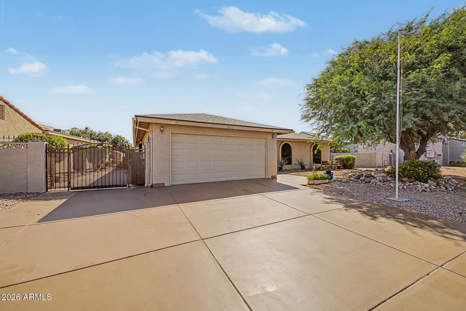 25812 S Beech Creek Drive, Sun Lakes, AZ 85248 — photo 1 of 32
