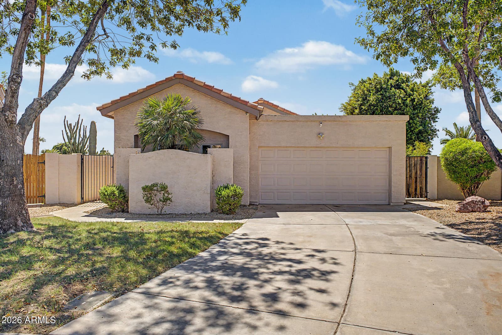 11049 W Crimson Lane, Avondale, AZ 85323 — photo 3 of 51
