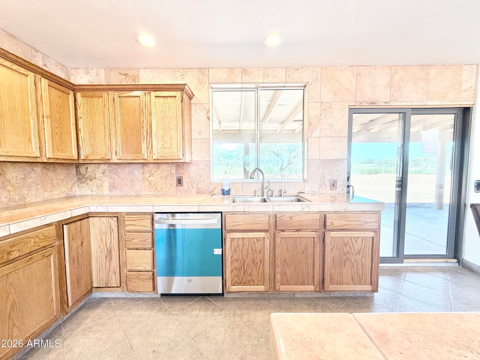 7024 E Valley Drive, Sierra Vista, AZ 85650 — photo 14 of 41