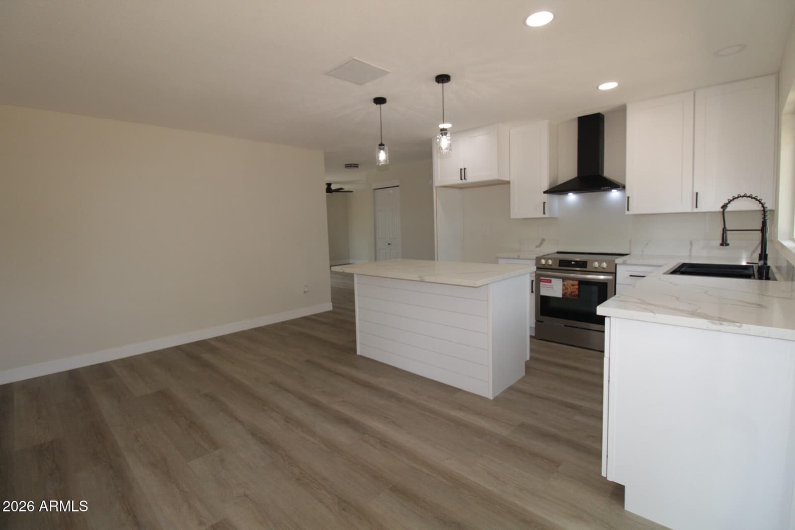 4302 E Jicarilla Street, Phoenix, AZ 85044 — photo 7 of 25