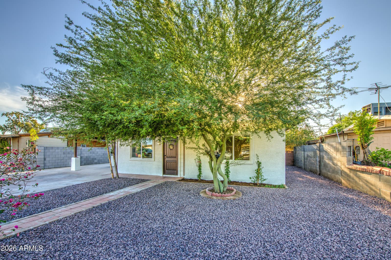 1648 N 38th Drive, Phoenix, AZ 85009 — photo 4 of 37