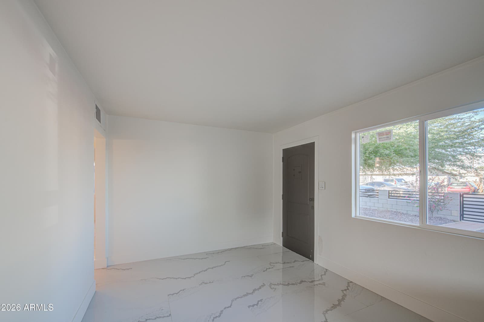 1648 N 38th Drive, Phoenix, AZ 85009 — photo 6 of 37