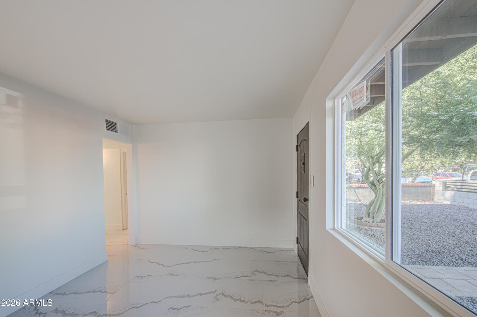 1648 N 38th Drive, Phoenix, AZ 85009 — photo 7 of 37