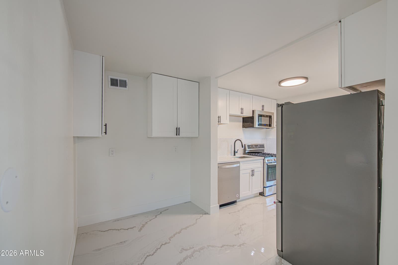 1648 N 38th Drive, Phoenix, AZ 85009 — photo 10 of 37