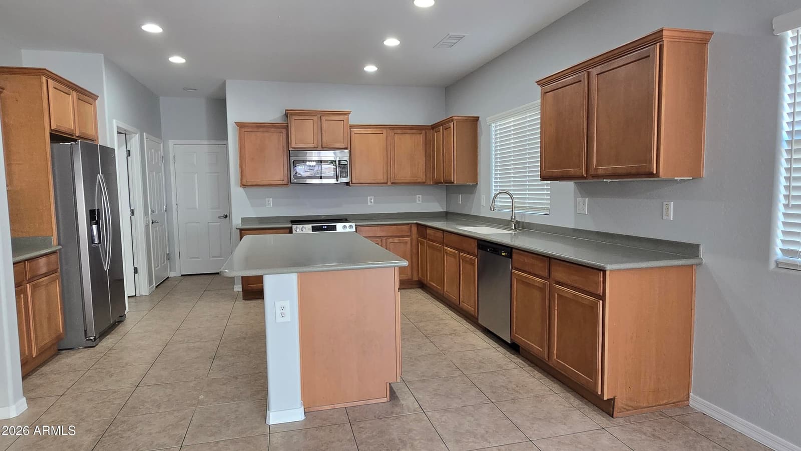 16027 N 19th Drive, Phoenix, AZ 85023 — photo 3 of 11
