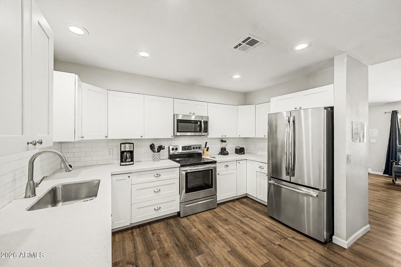 3158 E Gable Circle, Mesa, AZ 85204 — photo 11 of 32