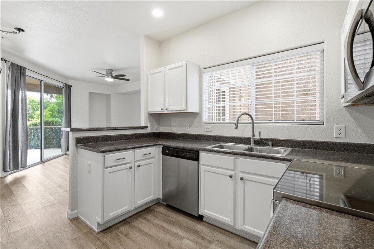 1633 E Lakeside Drive 63, Gilbert, AZ 85234 — photo 7 of 34