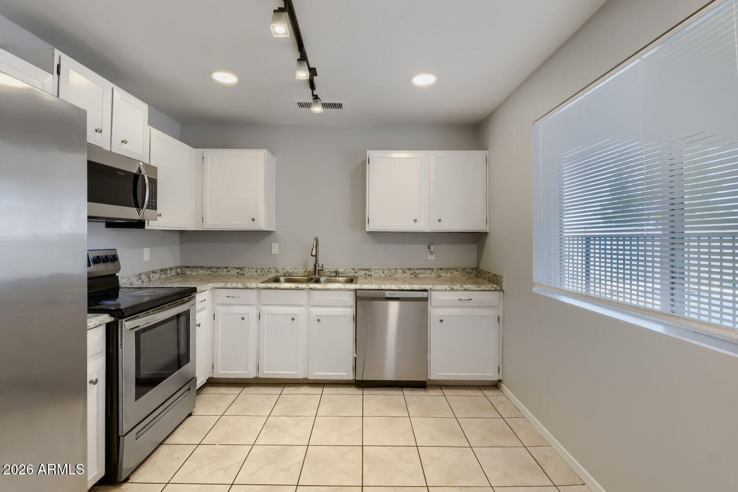4648 E Alta Vista Road, Phoenix, AZ 85042 — photo 10 of 29