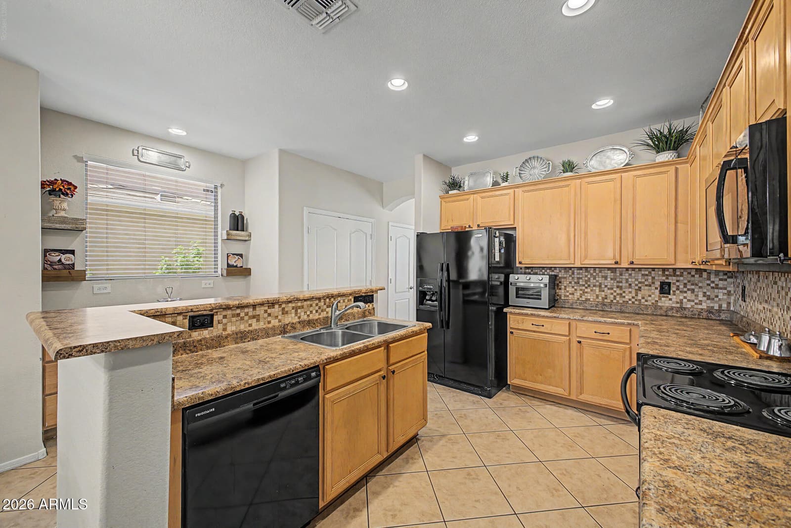 1807 E Dunbar Drive, Phoenix, AZ 85042 — photo 14 of 29