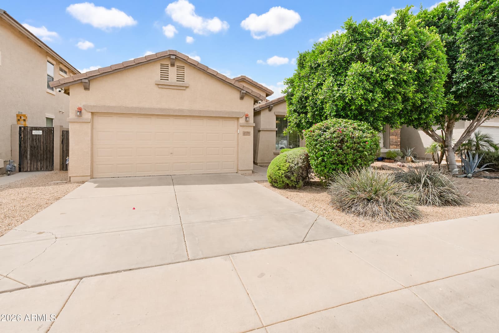17271 W Smokey Drive, Surprise, AZ 85388 — photo 6 of 48