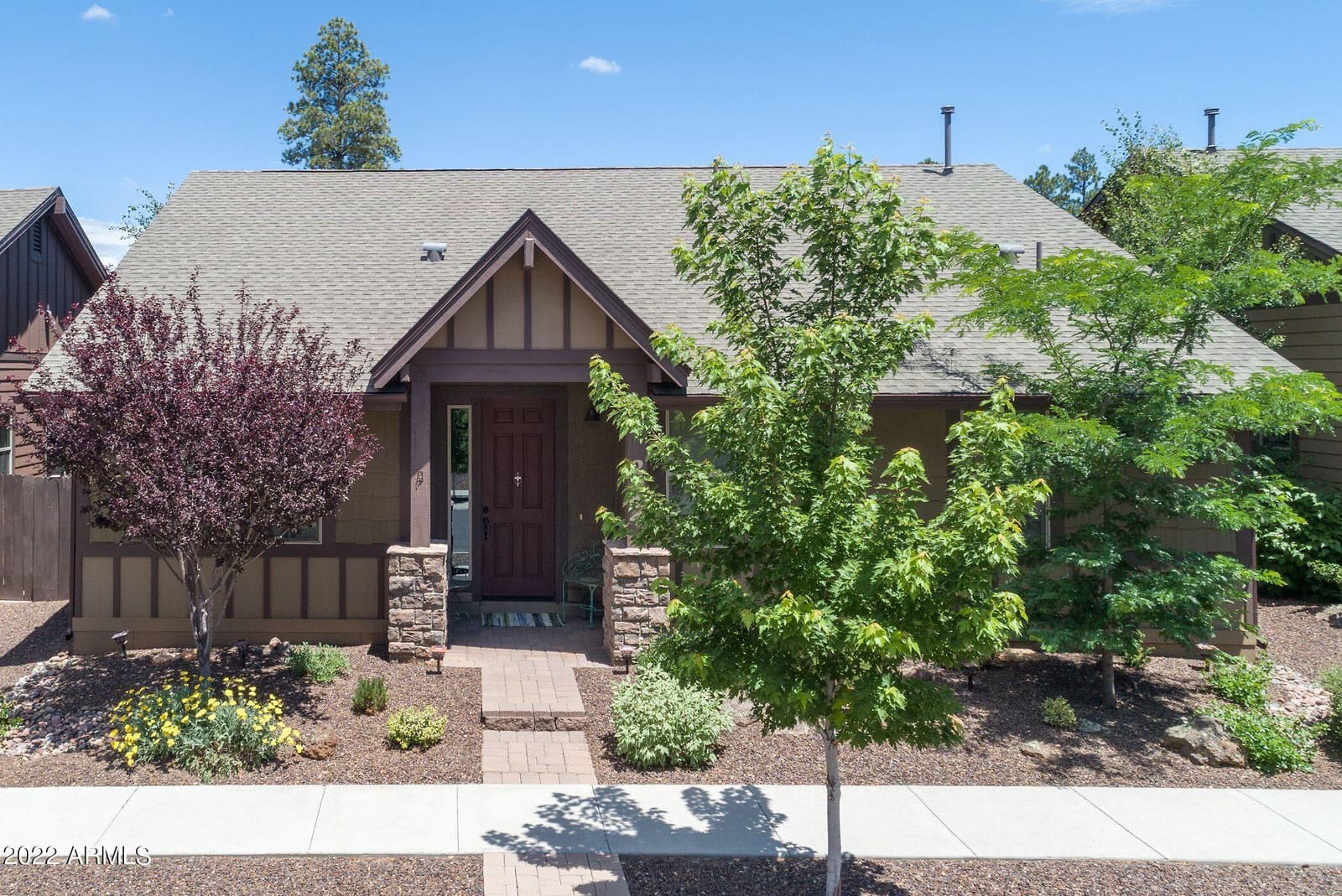 2944 S Camel Drive, Flagstaff, AZ 86001 — photo 1 of 54