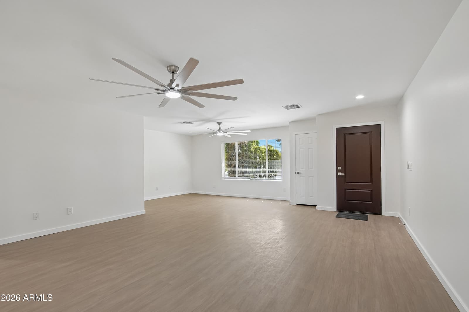 1342 W Mendoza Avenue, Mesa, AZ 85202 — photo 4 of 35