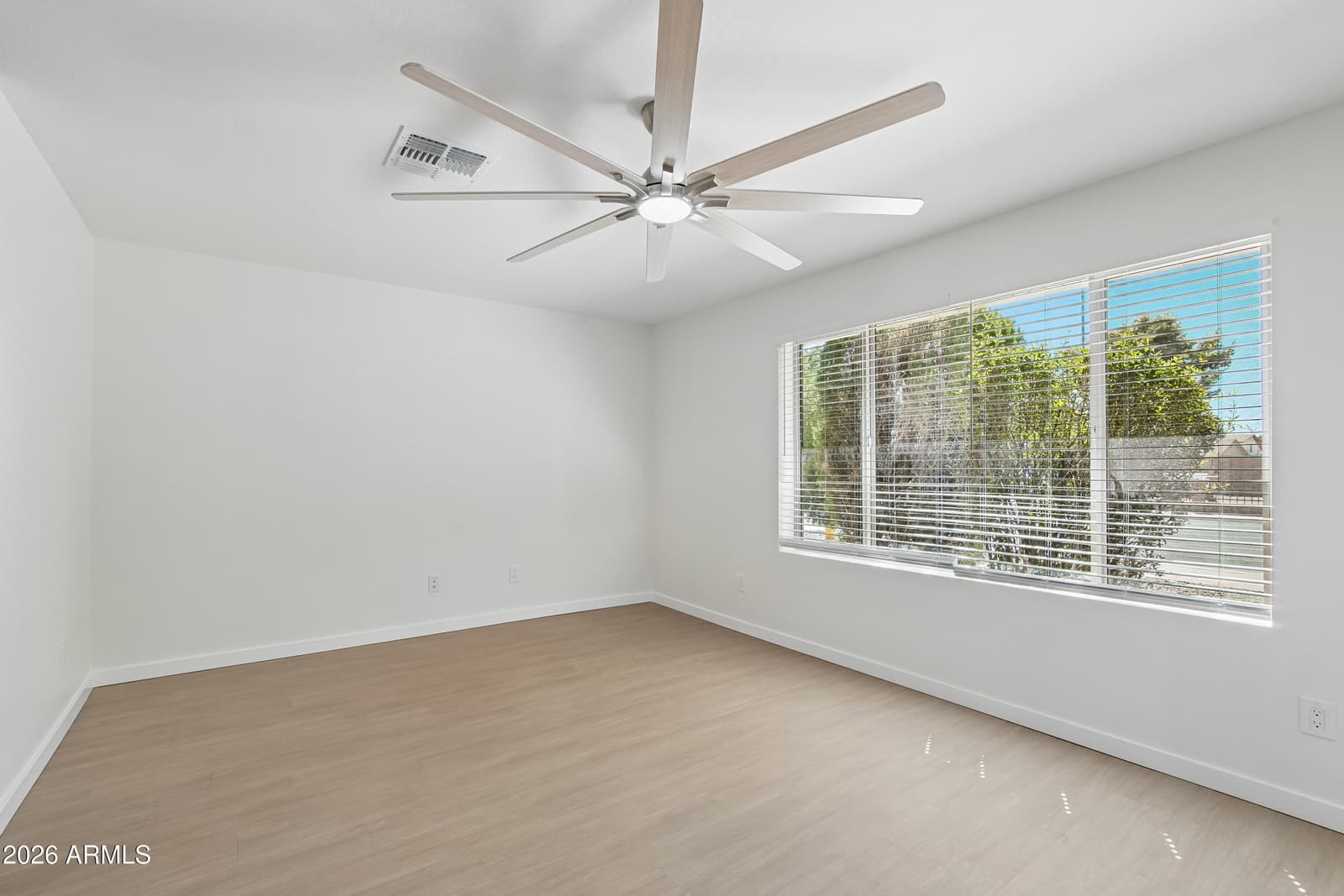 1342 W Mendoza Avenue, Mesa, AZ 85202 — photo 5 of 35