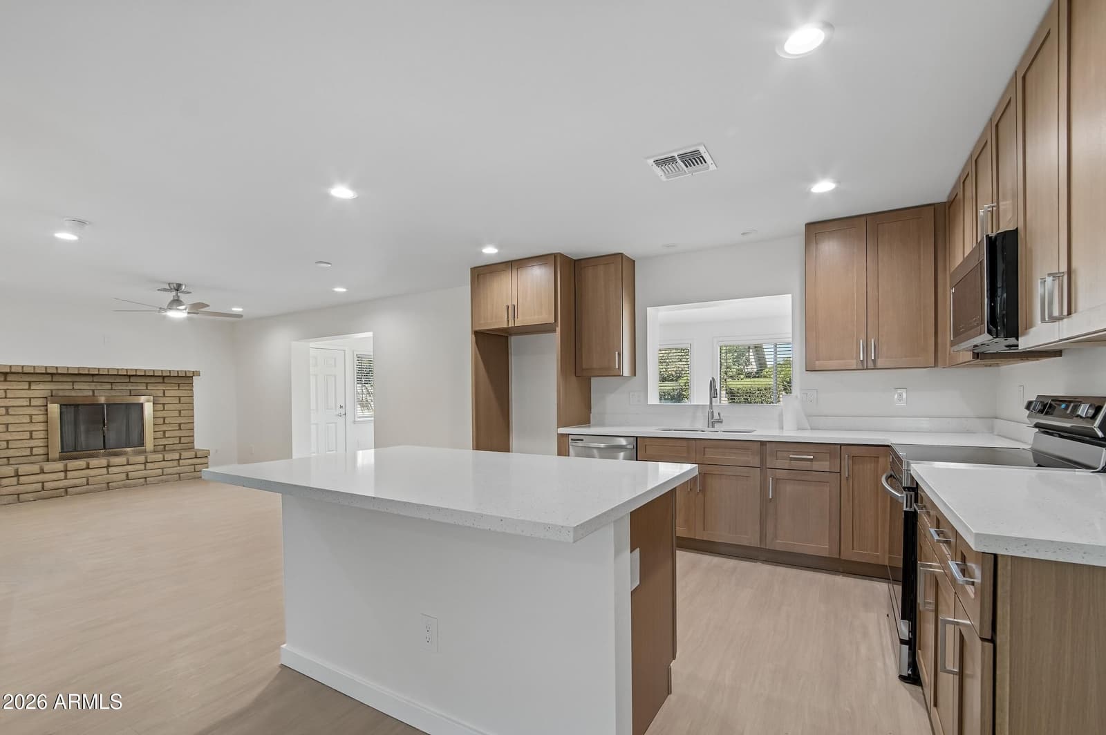 1342 W Mendoza Avenue, Mesa, AZ 85202 — photo 12 of 35