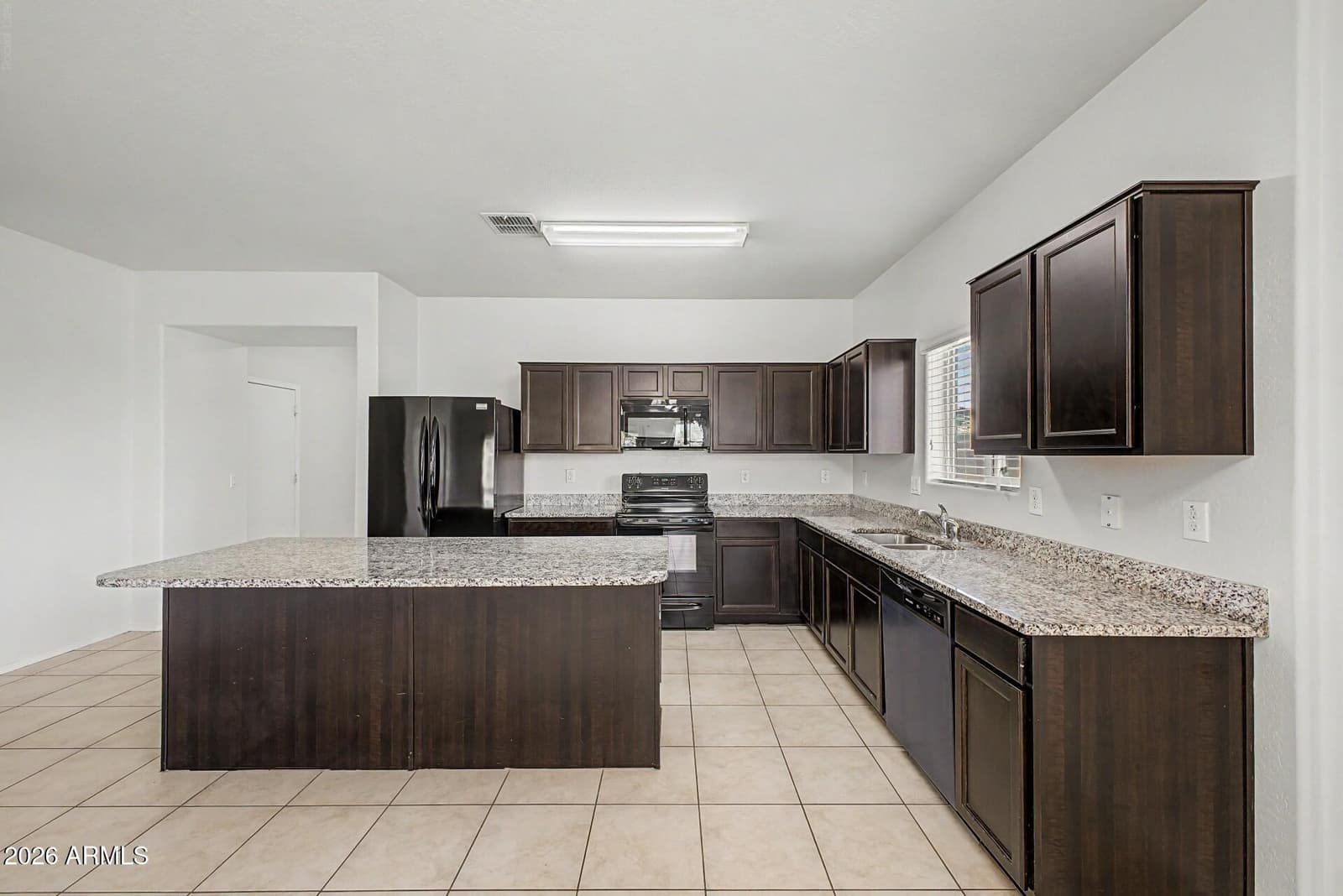 2912 W Hidalgo Avenue, Phoenix, AZ 85041 — photo 10 of 41
