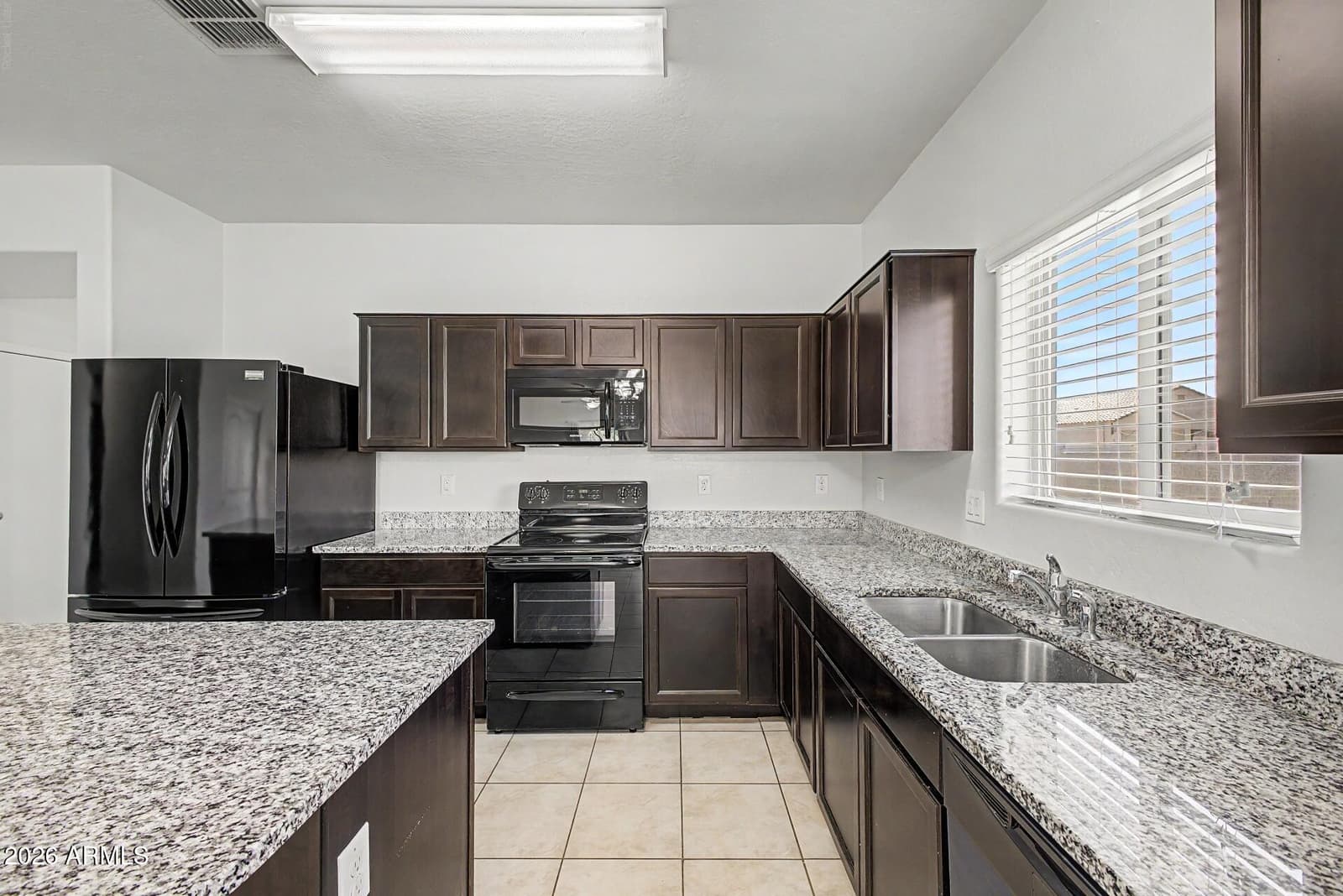 2912 W Hidalgo Avenue, Phoenix, AZ 85041 — photo 11 of 41