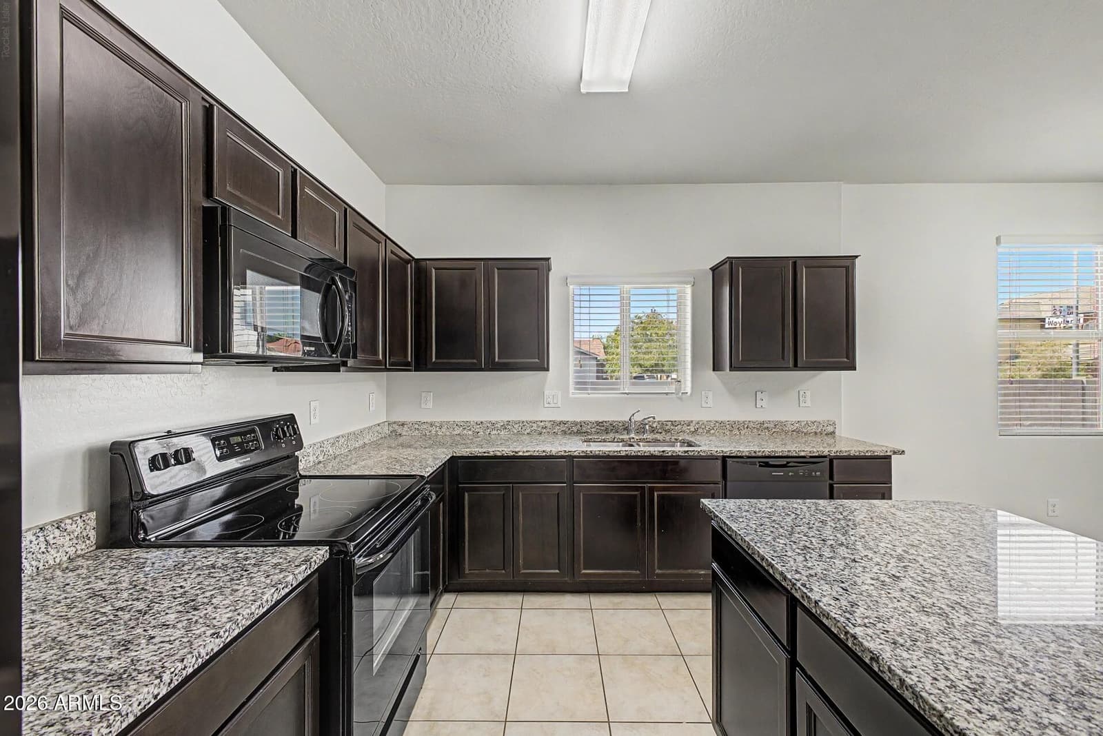 2912 W Hidalgo Avenue, Phoenix, AZ 85041 — photo 12 of 41