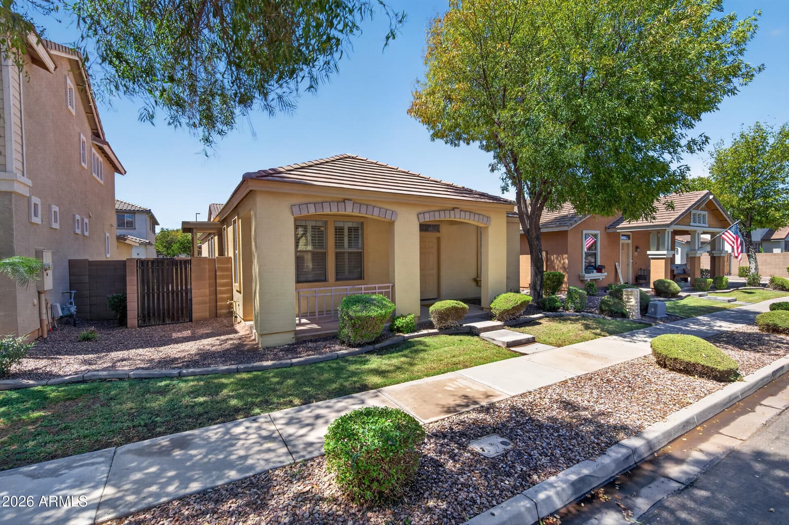 2878 S Arroyo Lane, Gilbert, AZ 85295 — photo 2 of 49