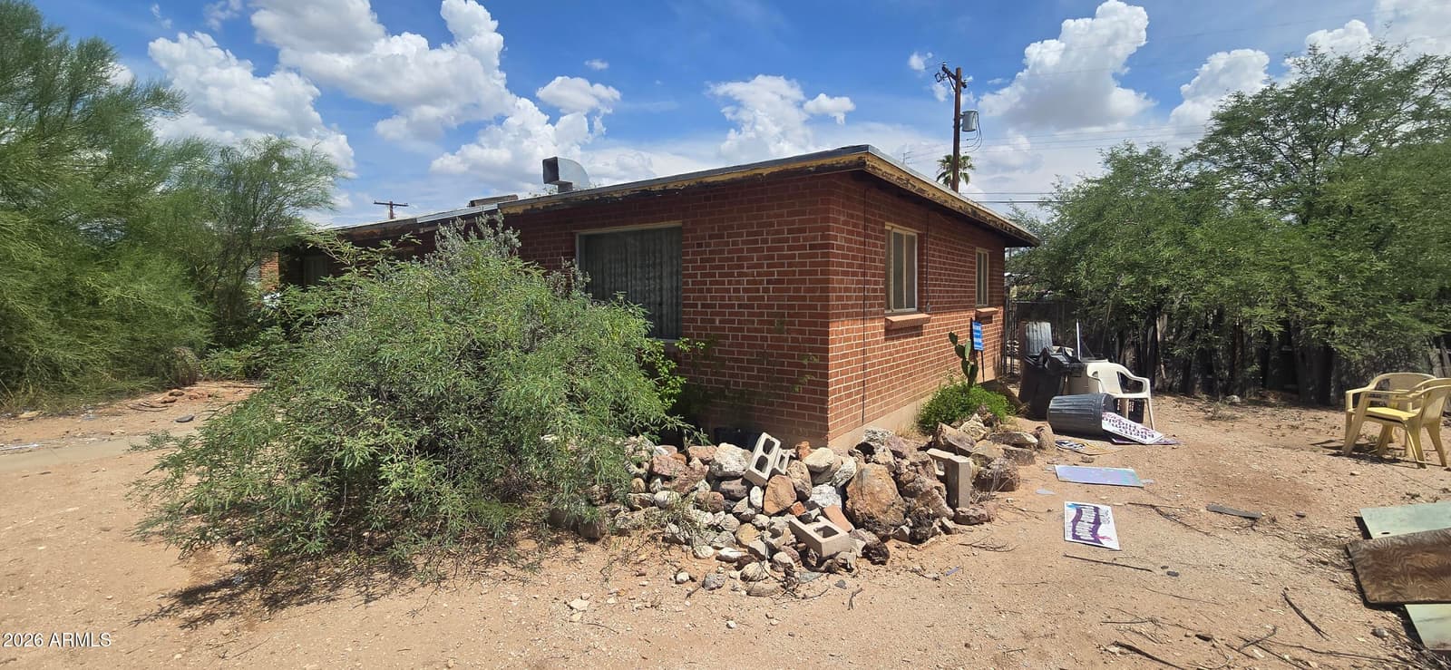 536 E Flores Street, Tucson, AZ 85705 — photo 1 of 25