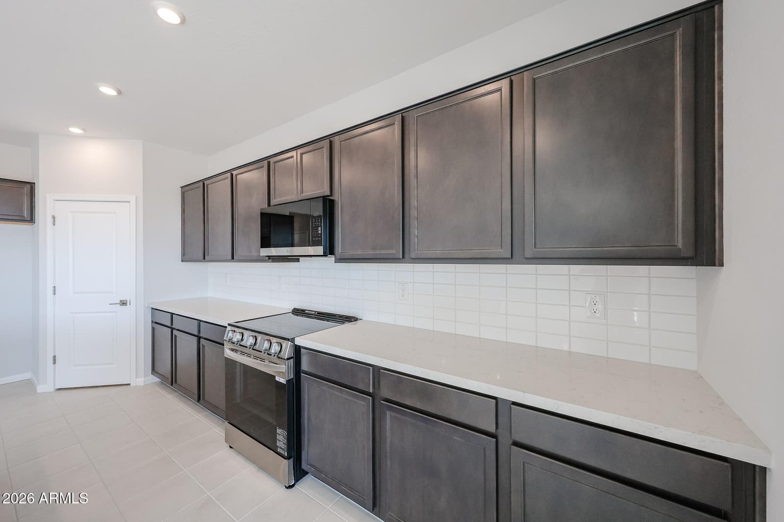 18266 W Sand Hills Drive, Surprise, AZ 85387 — photo 11 of 67