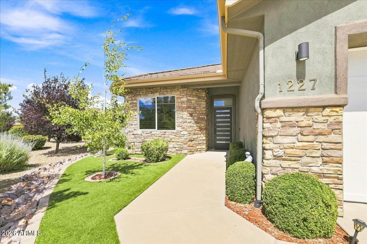 1227 Pebble Springs, Prescott, AZ 86301 — photo 2 of 30