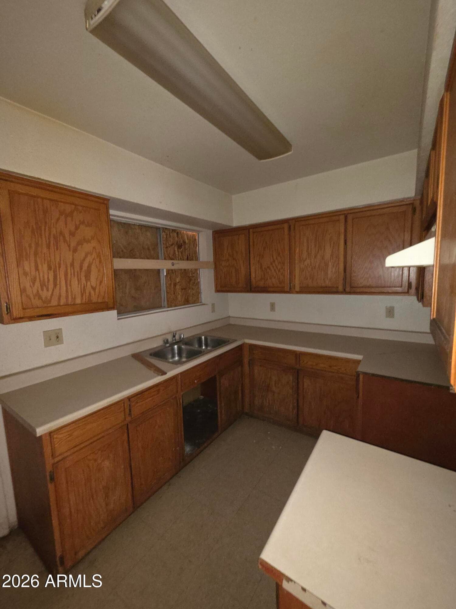 901 W Angela Drive, Phoenix, AZ 85023 — photo 4 of 15