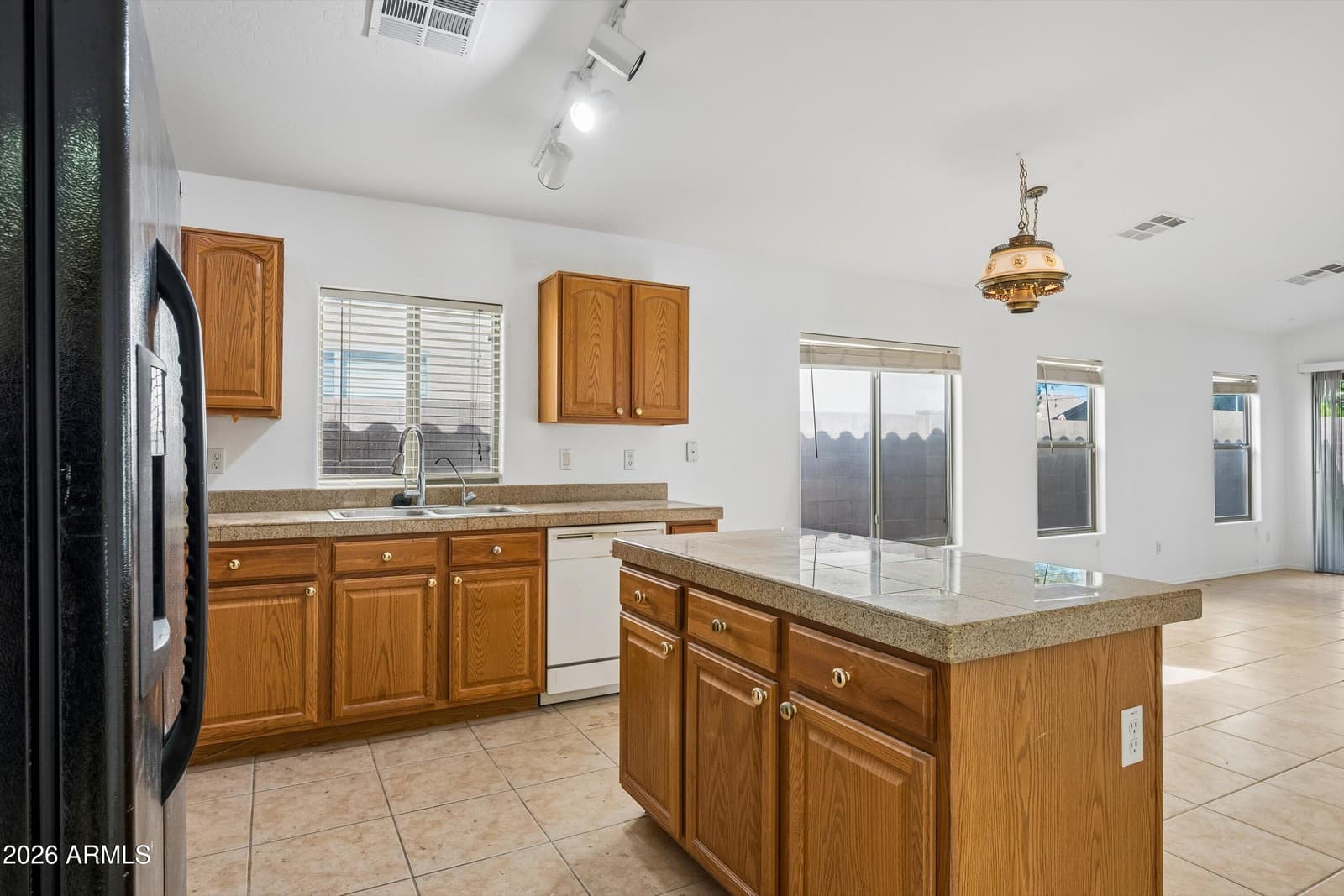 3216 W Mineral Butte Drive, San Tan Valley, AZ 85144 — photo 8 of 33